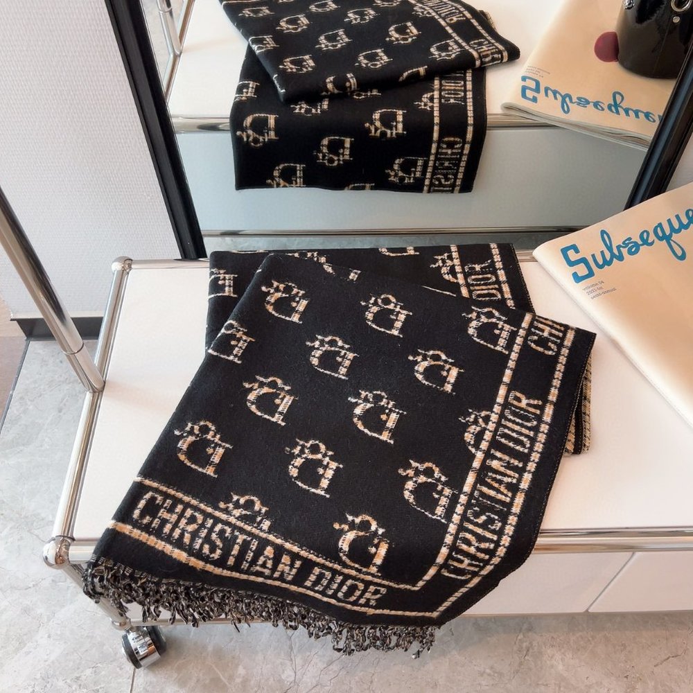 💎✨AUTHENTIC✨💎Dior scarf